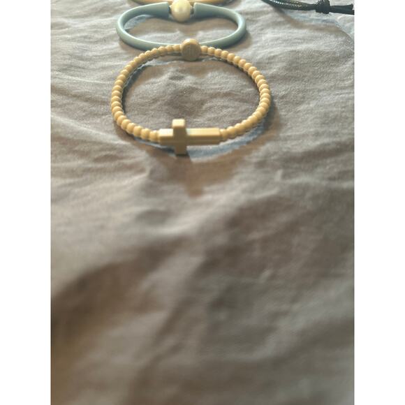 GUC Lot of 6 Bracelets Rubber Faux Pearls Cross Pink Green Brown Blue Tan Black - Picture 2 of 4